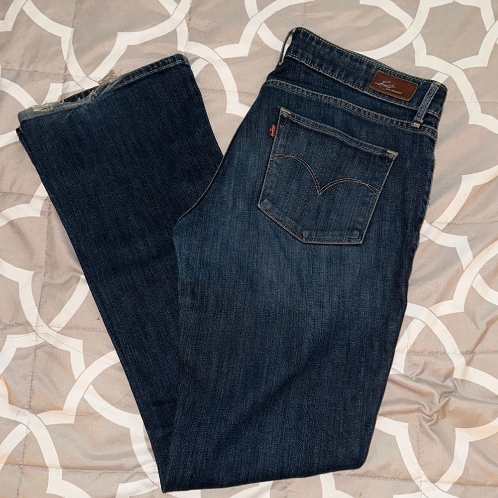 🚫SOLD🚫 Levi’s Demi Curve 28” Skinny Boot Jeans Dark Wash